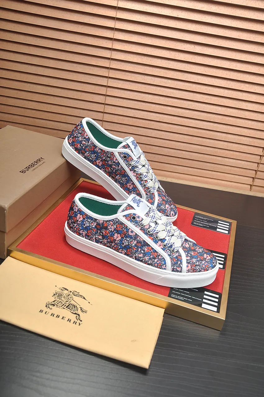 Men's shoes💰460💶【Burberry】Classic low-top sneakers｜Imported cowhide with classic plaid fabric｜Cow leather lining｜Original outsole｜Fine workmanship and comfortable to wear Size: 38-44 (customized at 45)